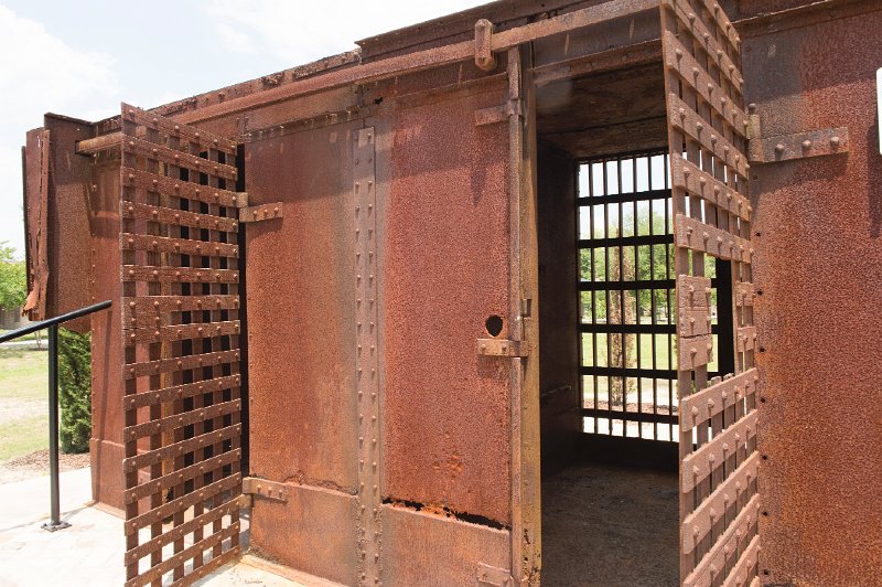 20150503_135108 D4S.jpg - Whitney Plantation, slave prison